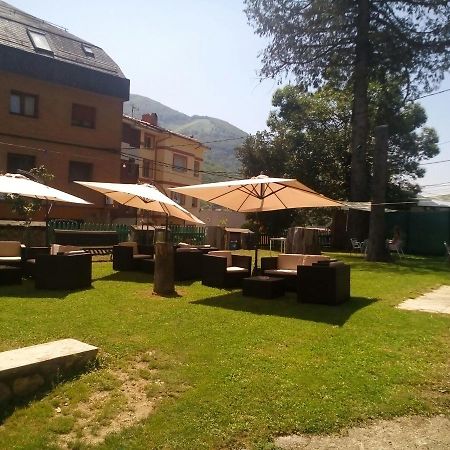 Hotel Restaurante Parador De Фелечоса Екстериор снимка