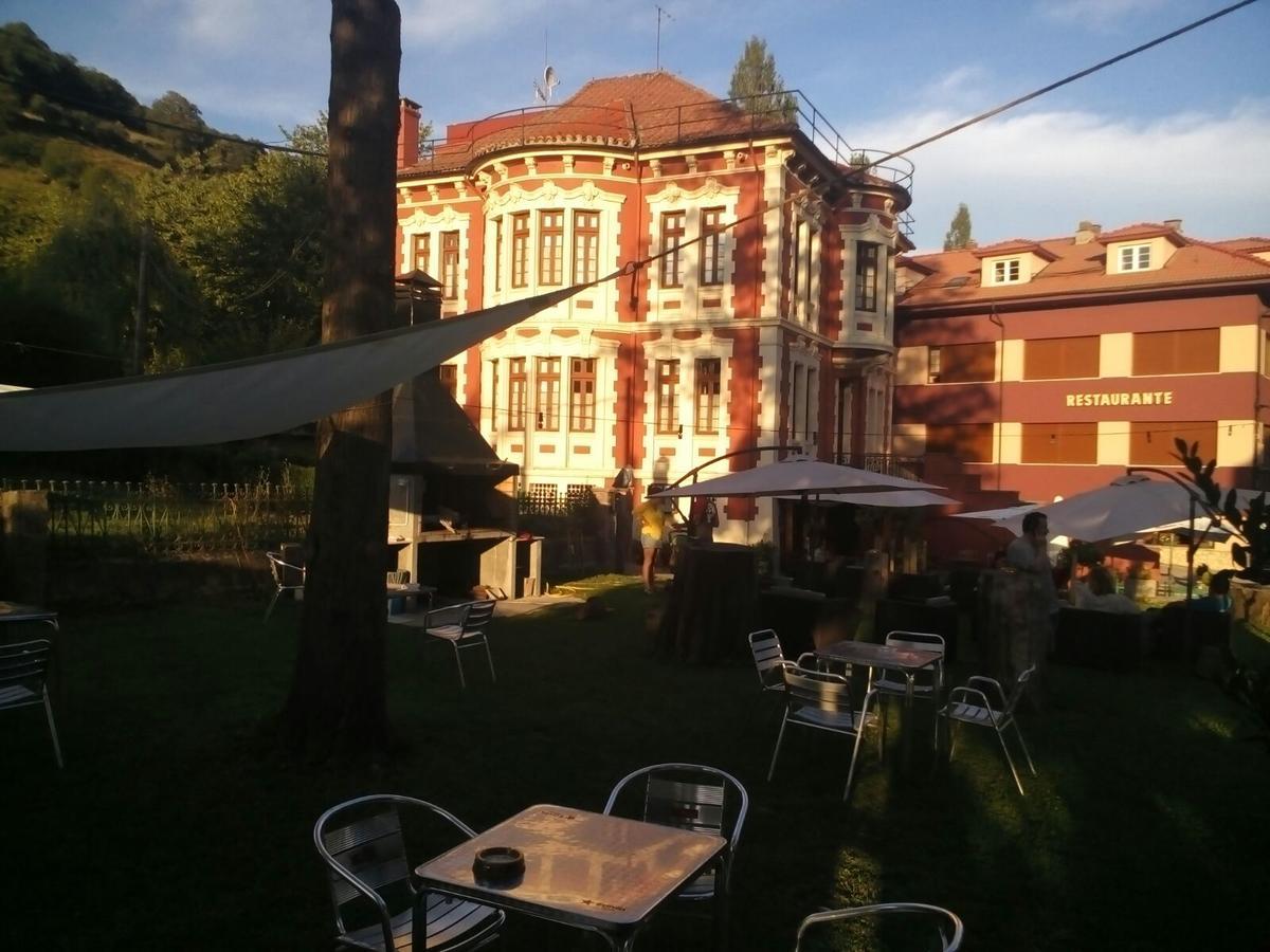 Hotel Restaurante Parador De Фелечоса Екстериор снимка