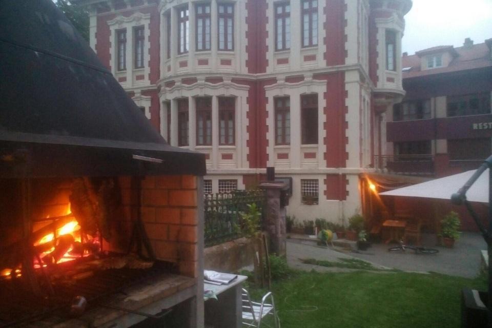 Hotel Restaurante Parador De Фелечоса Екстериор снимка