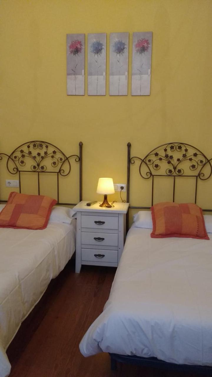 Hotel Restaurante Parador De Фелечоса Екстериор снимка